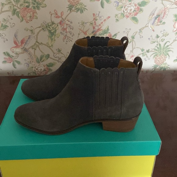 EUC Jack Rogers Liddy Suede Charcoal Bootie - Picture 2 of 10